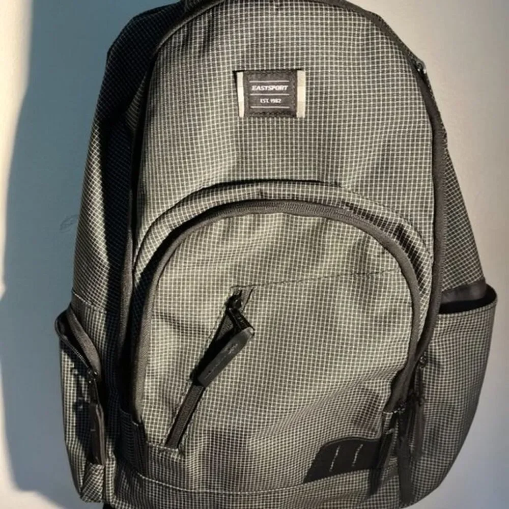 EASTSPORT BACKPACK GREAT FOR SCHOOL